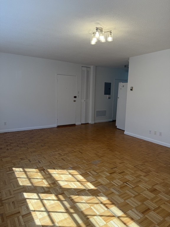 Boston, Massachusetts 02135, United States, 2 Bedrooms Bedrooms, ,1 BathroomBathrooms,Residential,Active,211819