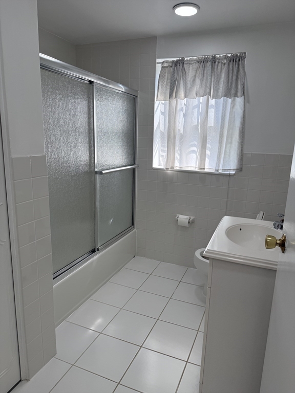 Boston, Massachusetts 02135, United States, 2 Bedrooms Bedrooms, ,1 BathroomBathrooms,Residential,Active,211819