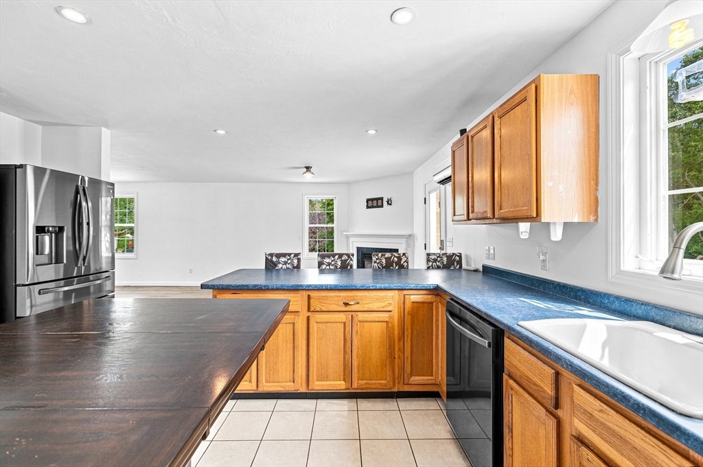 21 Forestview Dr, Fairhaven, MA, 21 Forestview Dr, Fairhaven, MA Photo #12