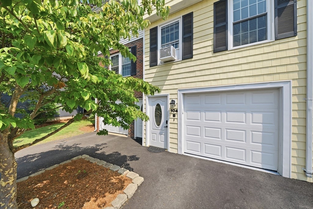 104 Roper St B
