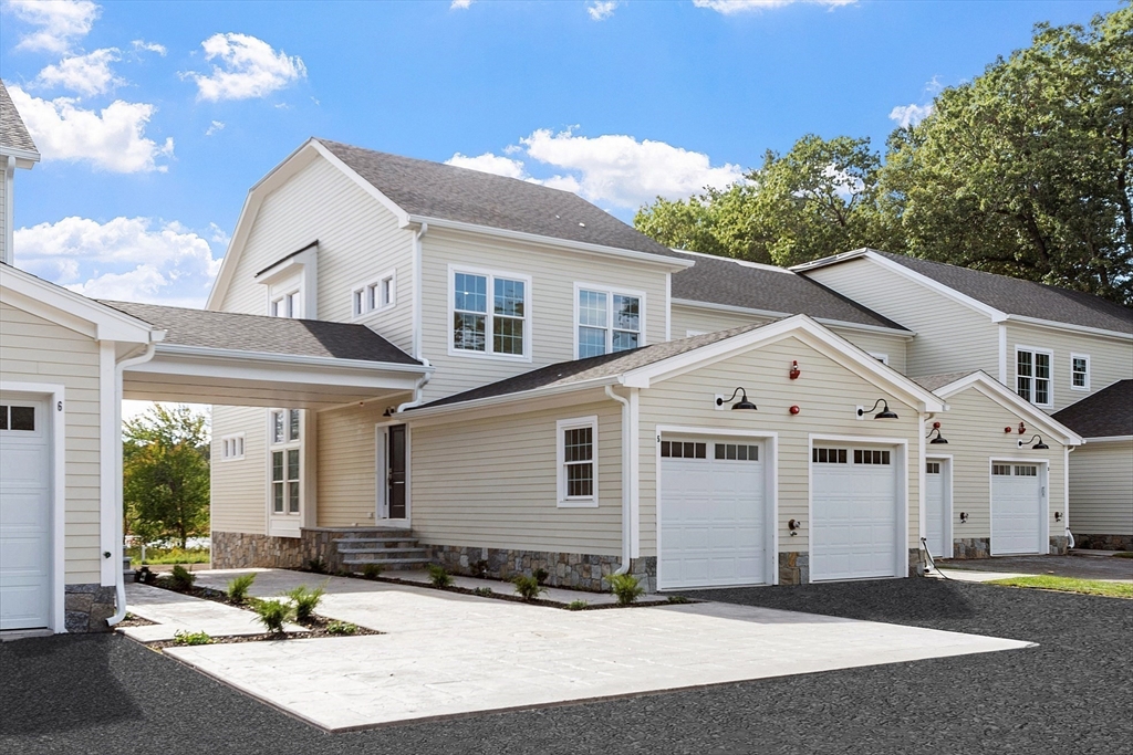 206 W Main St 9