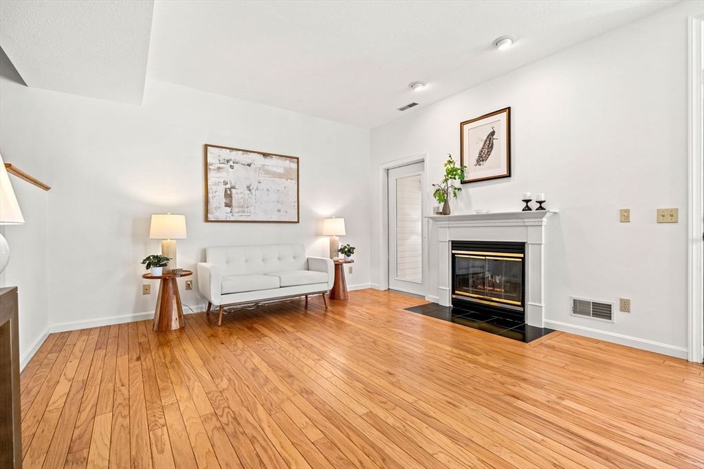 25 Pond Lane 25