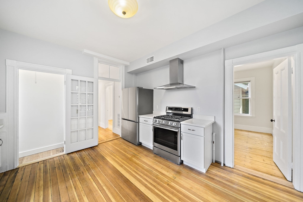 98 Boylston St 3