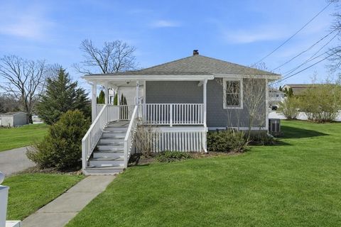 2 Cliff Rd Hingham MA 02043