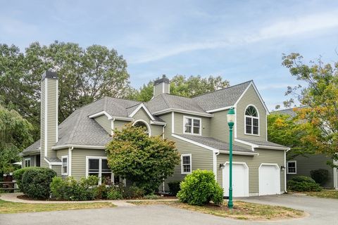 274 Bishops Forest Drive 274 Waltham MA 02452