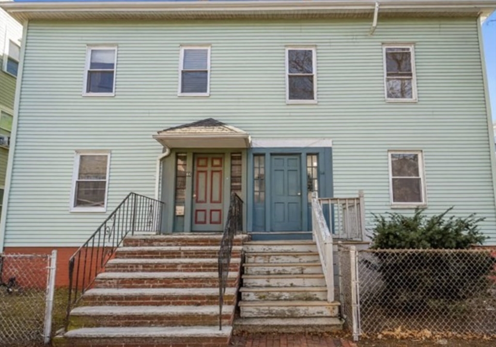 Click for 64 Elm St APT 2, Cambridge, MA slideshow
