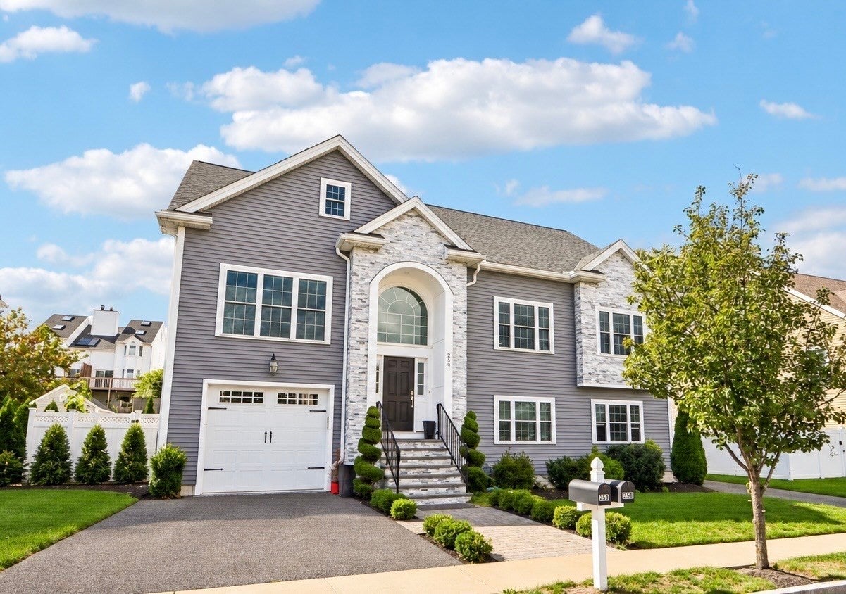 259 Oakwood Ave