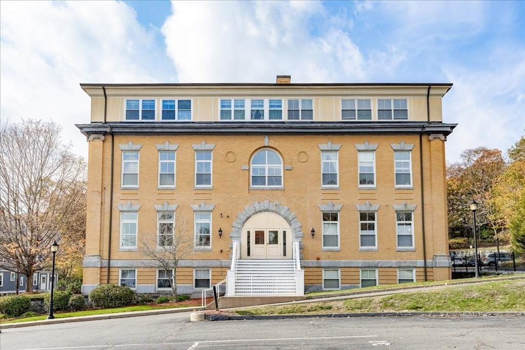 145 Glenwood St. 201