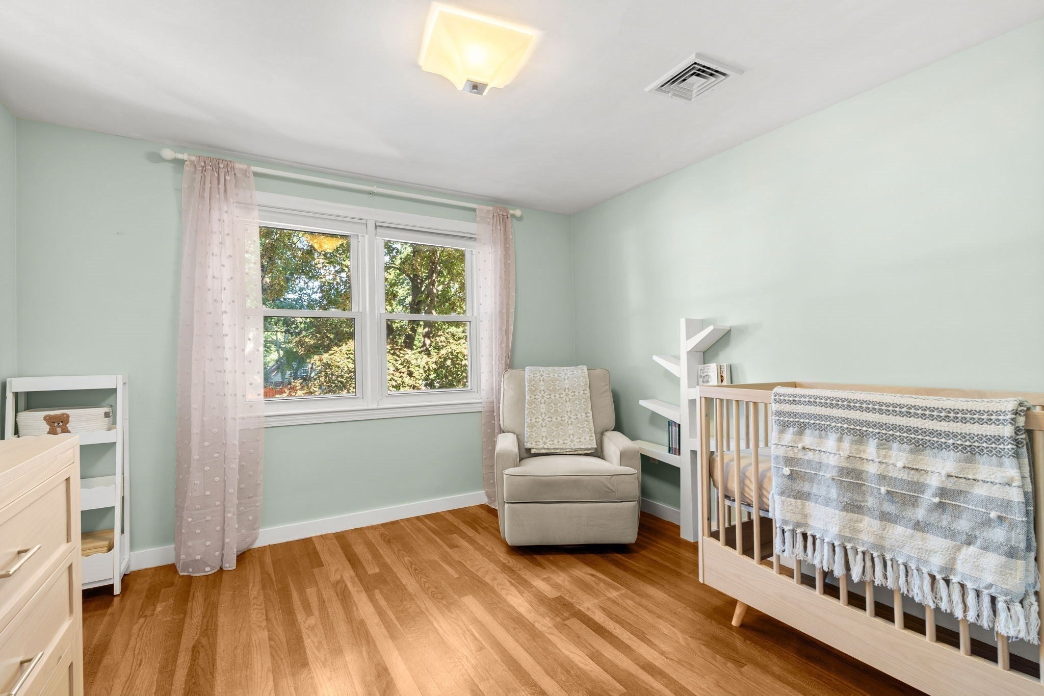 37 Andrews St, Medford, MA Photo #19