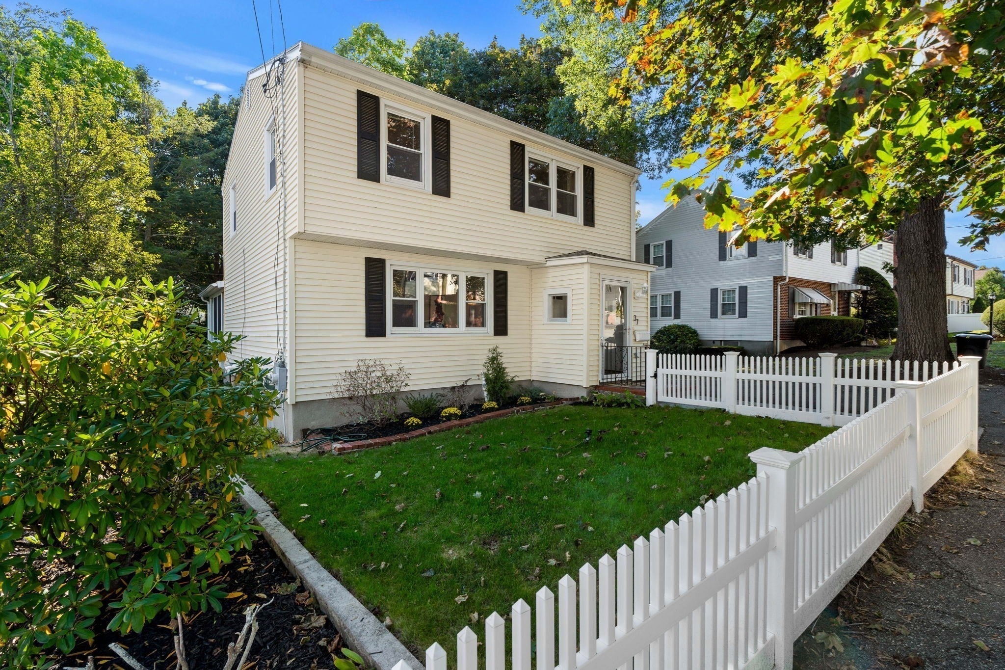 37 Andrews St, Medford, MA Photo #29