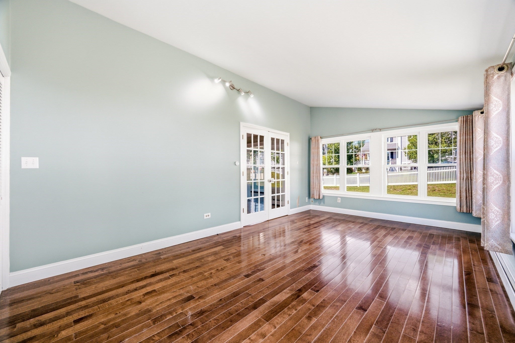90 Standish Ave, Quincy, MA Photo #15