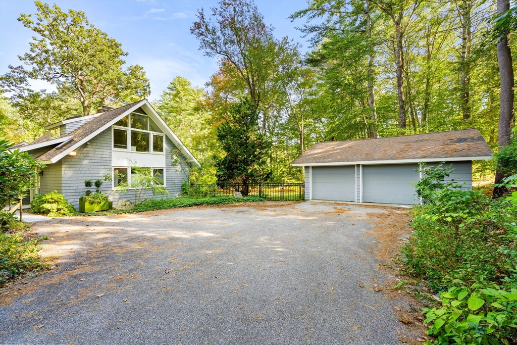 44 The Valley Road