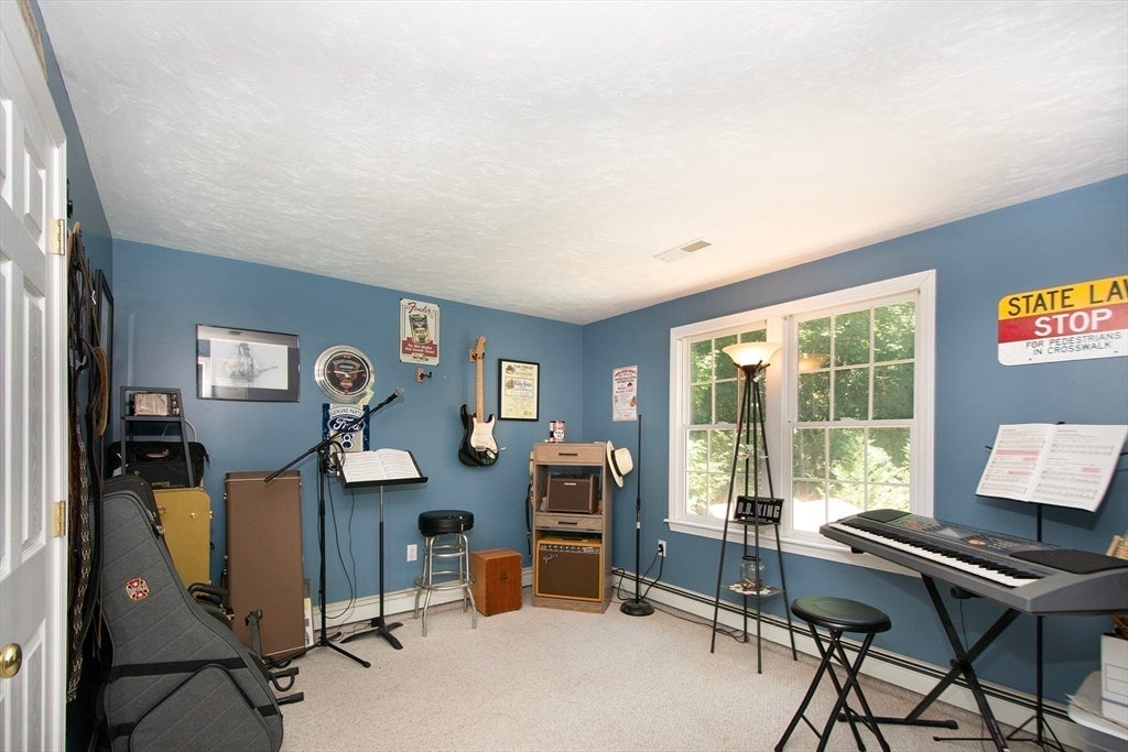 26 Pine St, Hanson, MA Photo #19