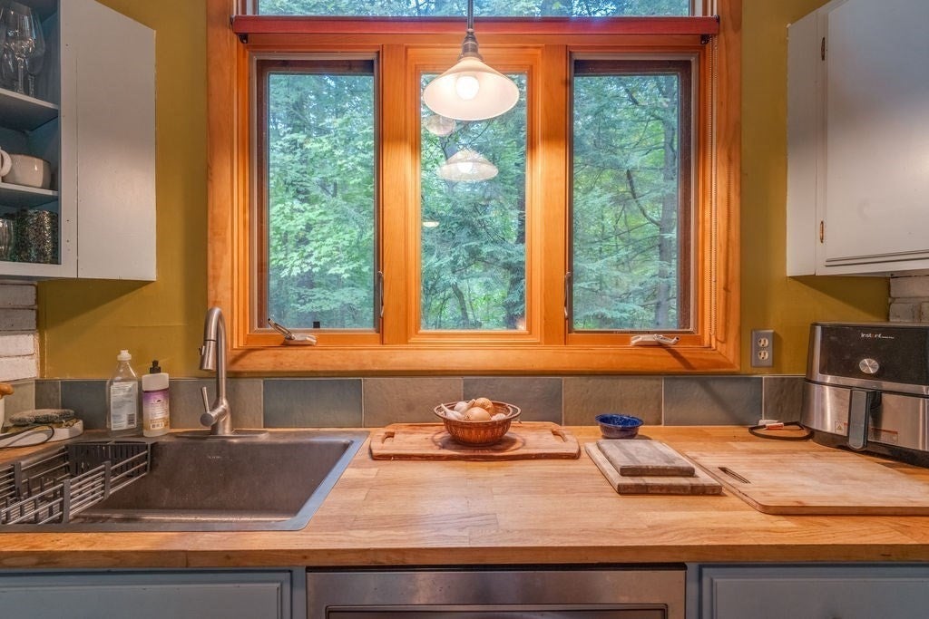 76 Stony Hill Rd, Amherst, MA Photo #6