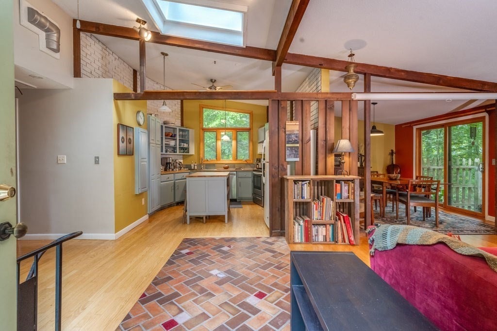76 Stony Hill Rd, Amherst, MA Photo #2