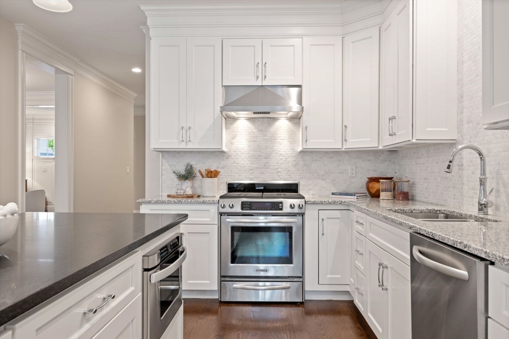 11 Lillian Way 11