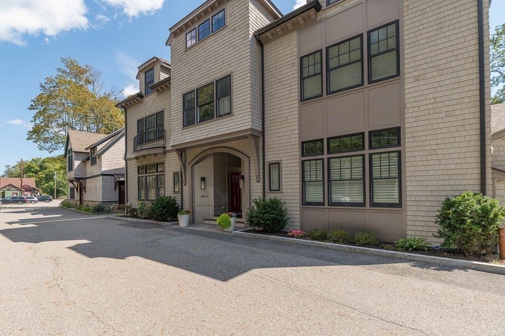 582R Hale St #1, Beverly, MA Photo #1
