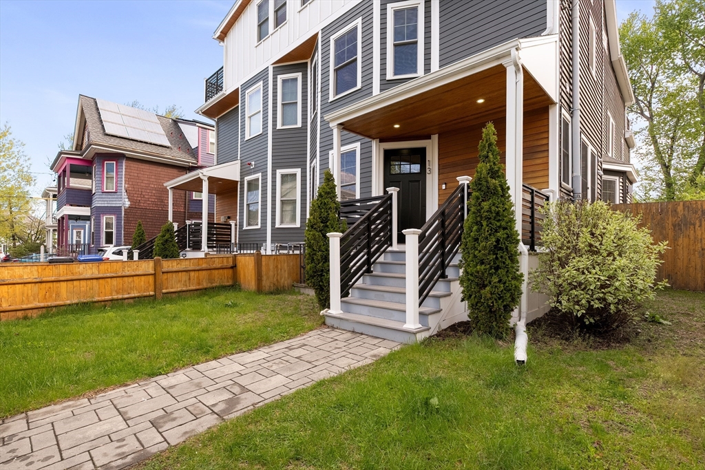 13 Belknap St #13, Arlington, MA Photo #2
