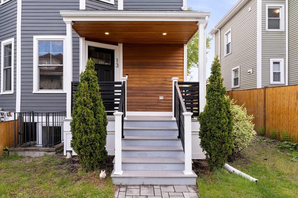 13 Belknap St #13, Arlington, MA Photo #3