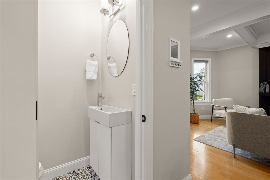13 Belknap St #13, Arlington, MA Photo #16