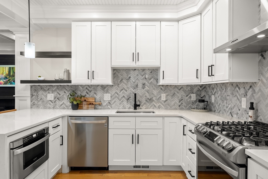 13 Belknap St #13, Arlington, MA Photo #9
