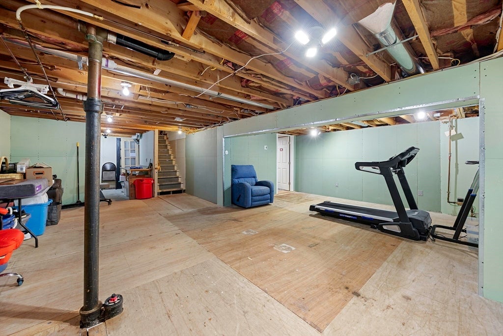 68 Parenteau Dr, Chicopee, MA Photo #27