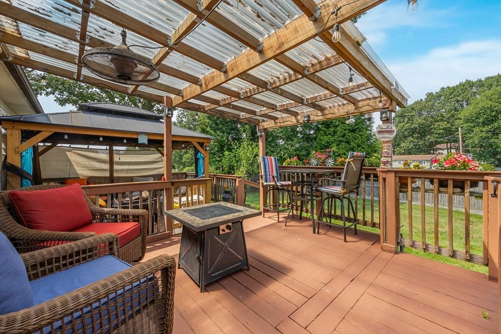 68 Parenteau Dr, Chicopee, MA Photo #29