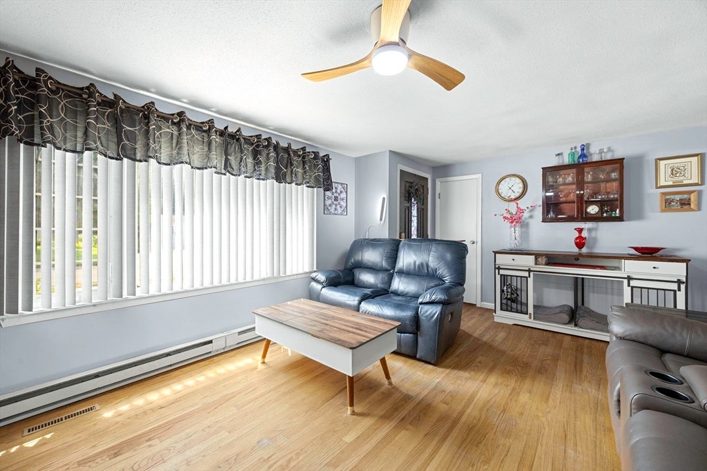 68 Parenteau Dr, Chicopee, MA Photo #16