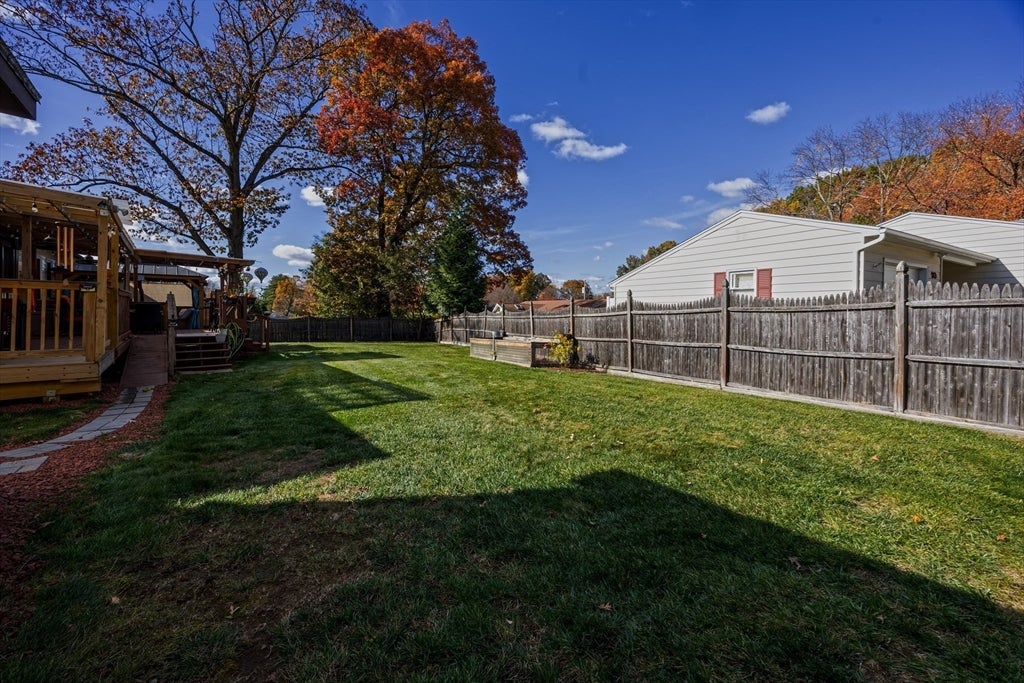 68 Parenteau Dr, Chicopee, MA Photo #34