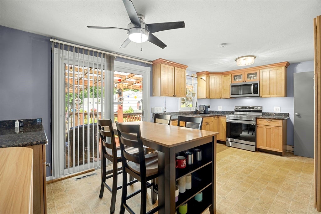 68 Parenteau Dr
