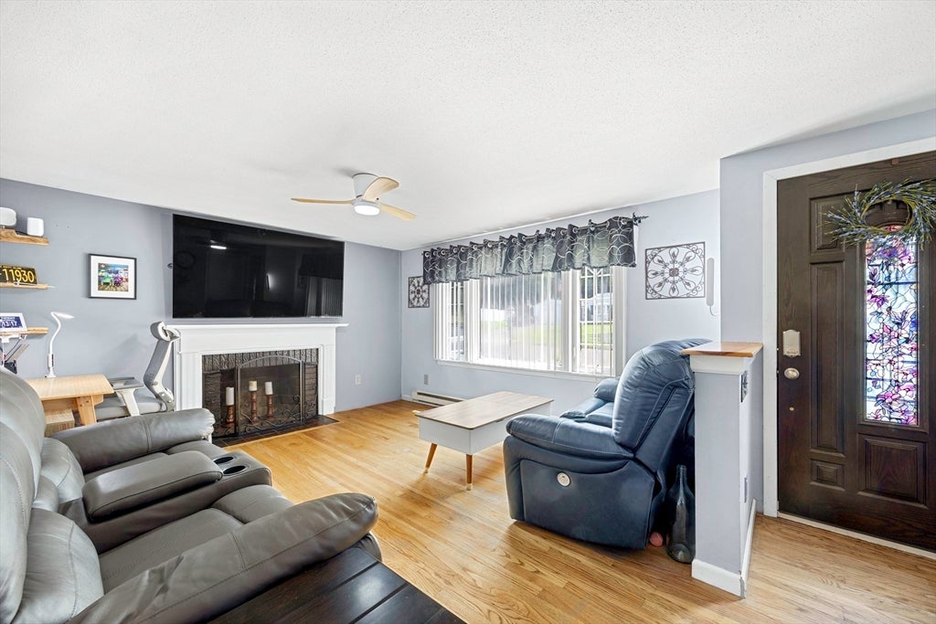 68 Parenteau Dr, Chicopee, MA Photo #12