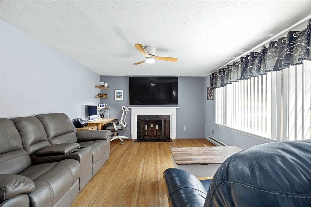 68 Parenteau Dr, Chicopee, MA Photo #13