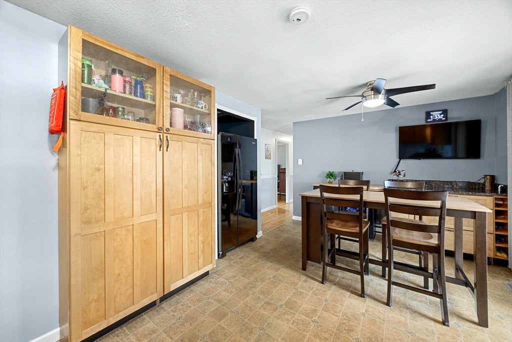 68 Parenteau Dr, Chicopee, MA Photo #10
