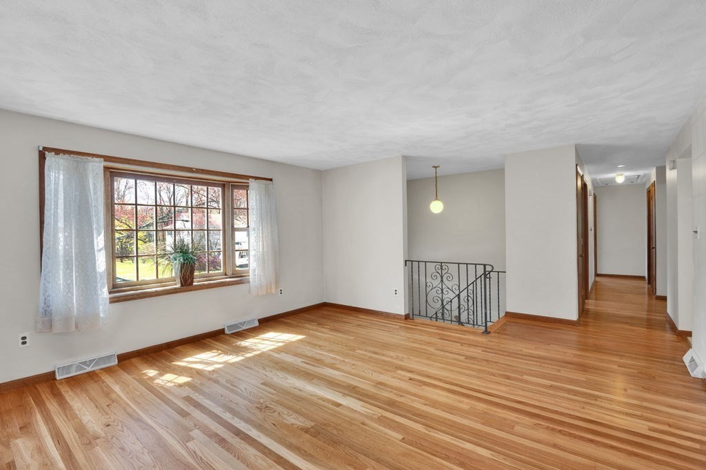 12 Bear Hill Rd