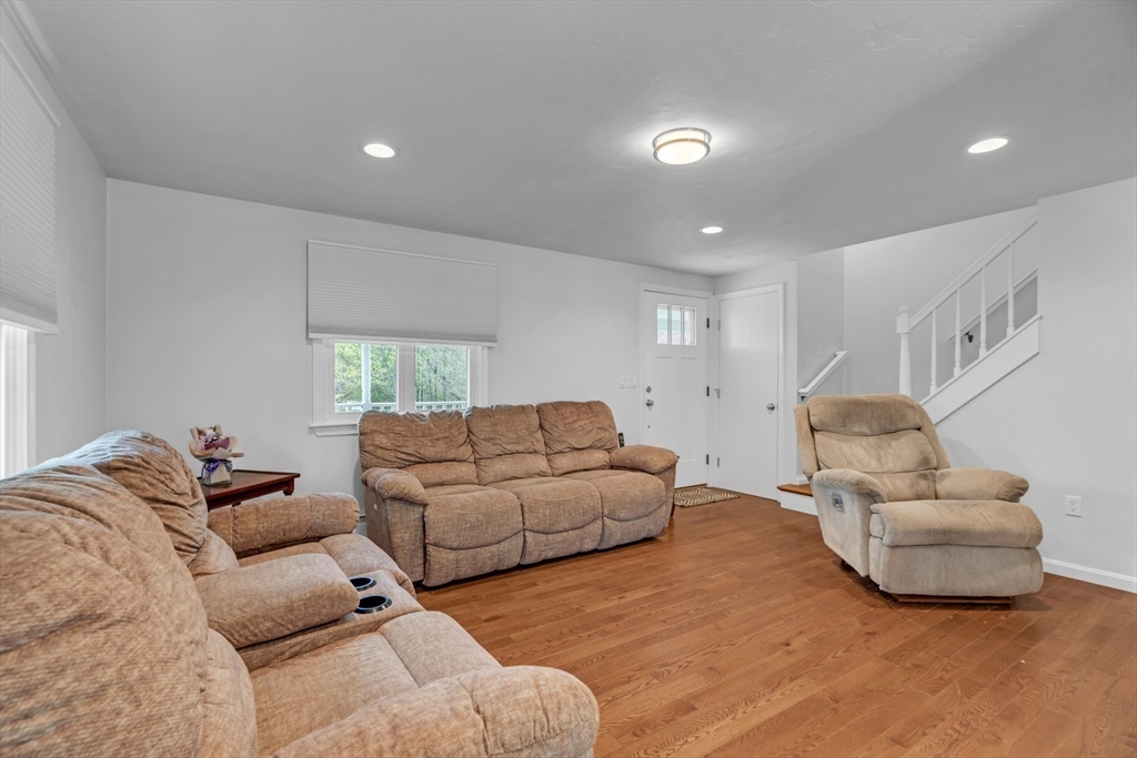 41 Church St, Uxbridge, MA, 41 Church St, Uxbridge, MA Photo #7