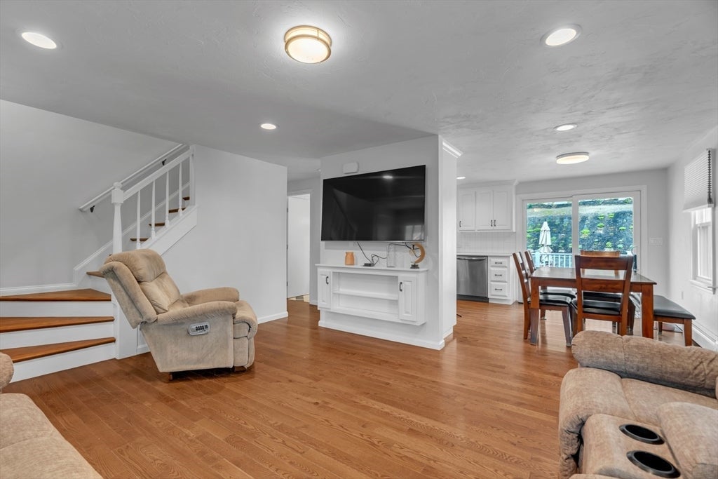 41 Church St, Uxbridge, MA, 41 Church St, Uxbridge, MA Photo #6