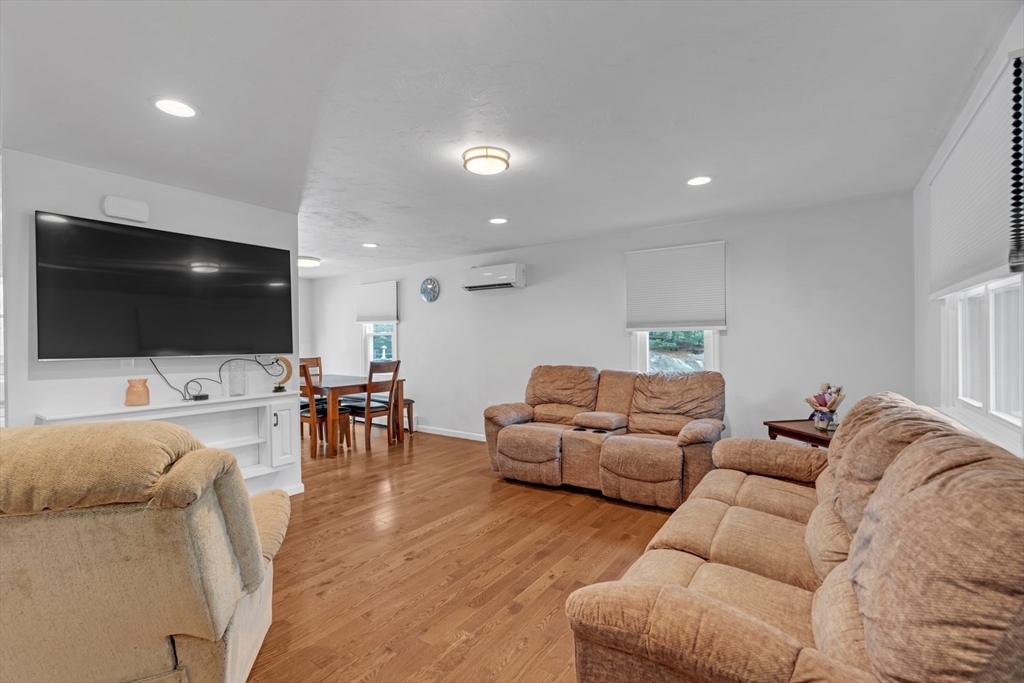 41 Church St, Uxbridge, MA, 41 Church St, Uxbridge, MA Photo #8