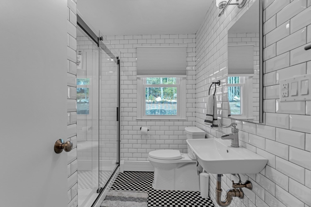 41 Church St, Uxbridge, MA, 41 Church St, Uxbridge, MA Photo #15