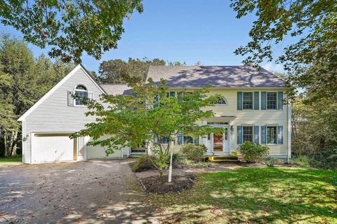 16 Millstone Ln Weymouth MA 02190
