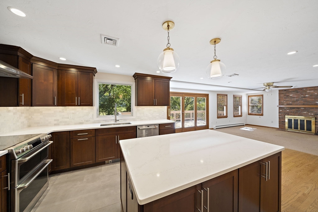 16 Millstone Ln