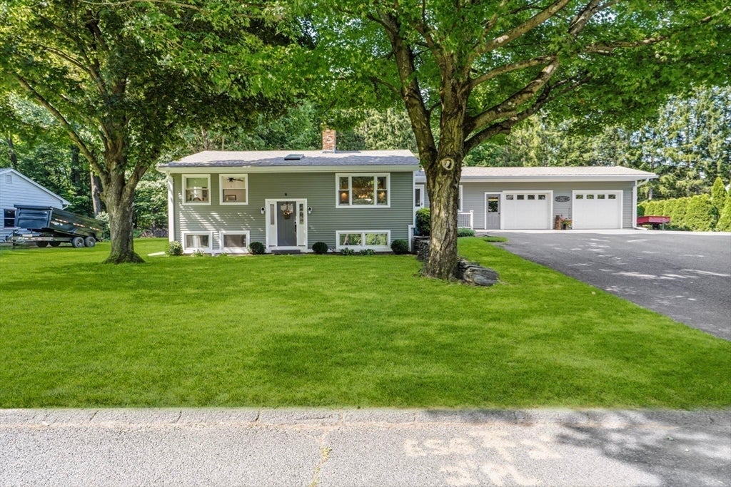 6 W Park Dr