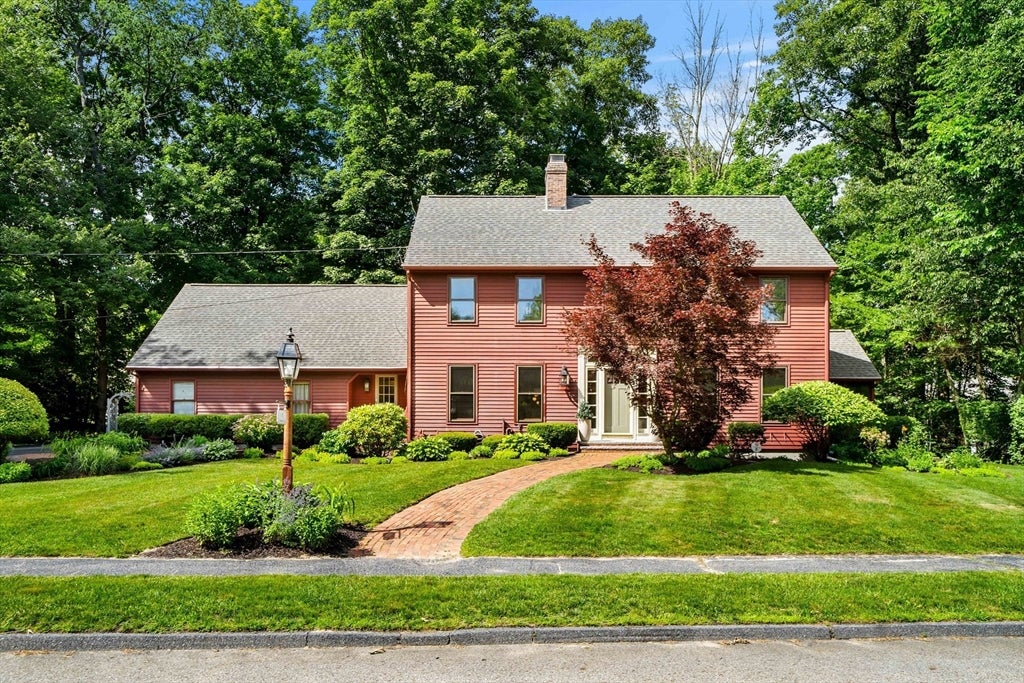 6 Lexington Cir