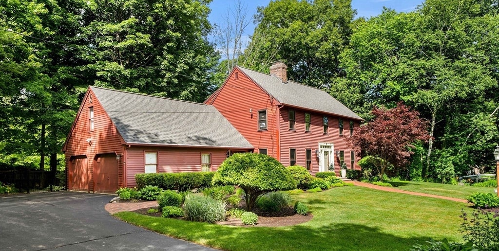 6 Lexington Cir