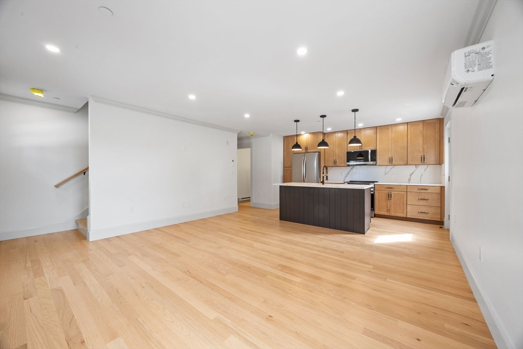 9 Swan Street 3