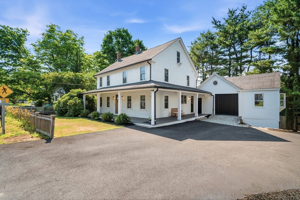 11 Crescent St