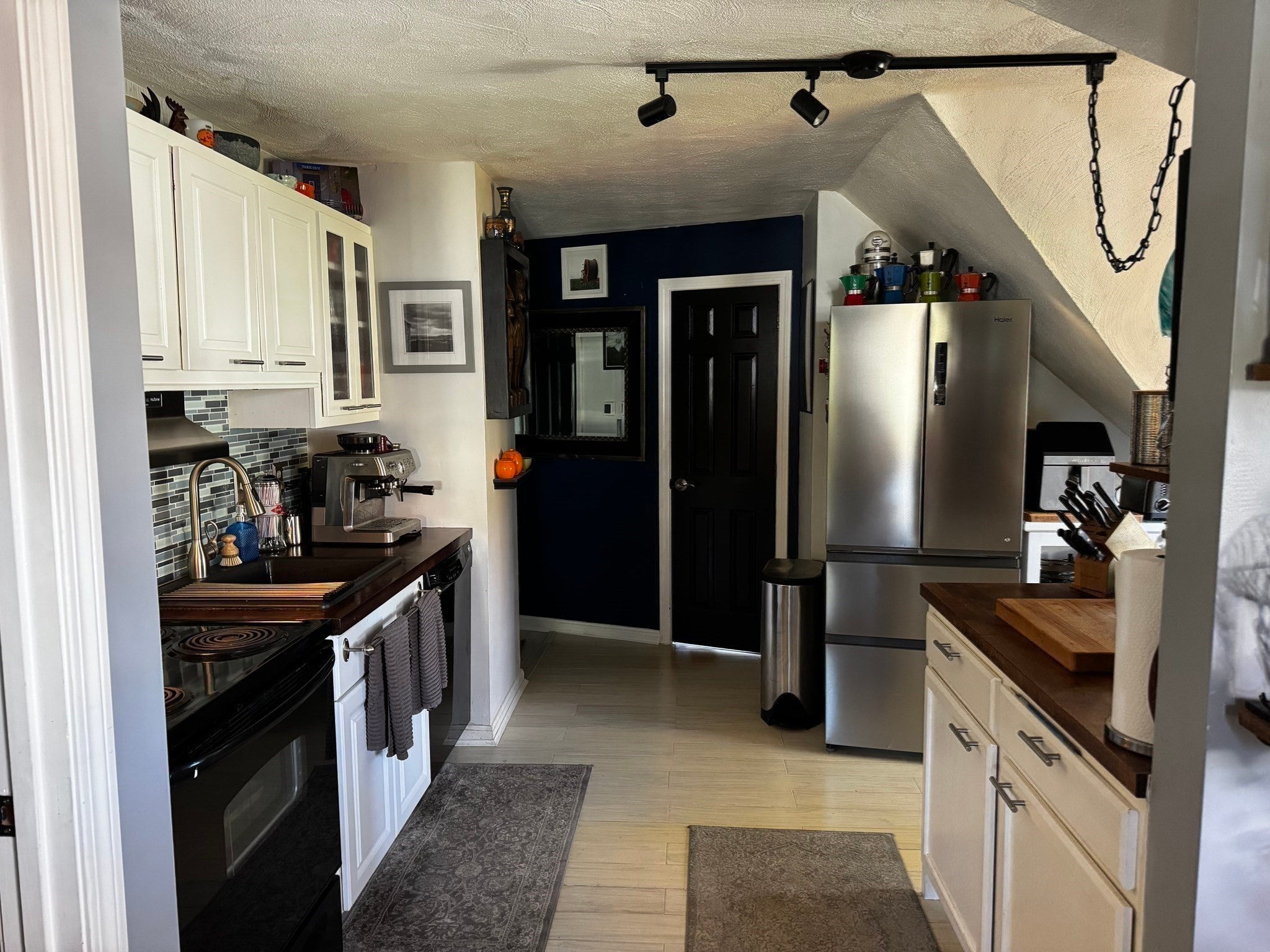 552 Main St 3