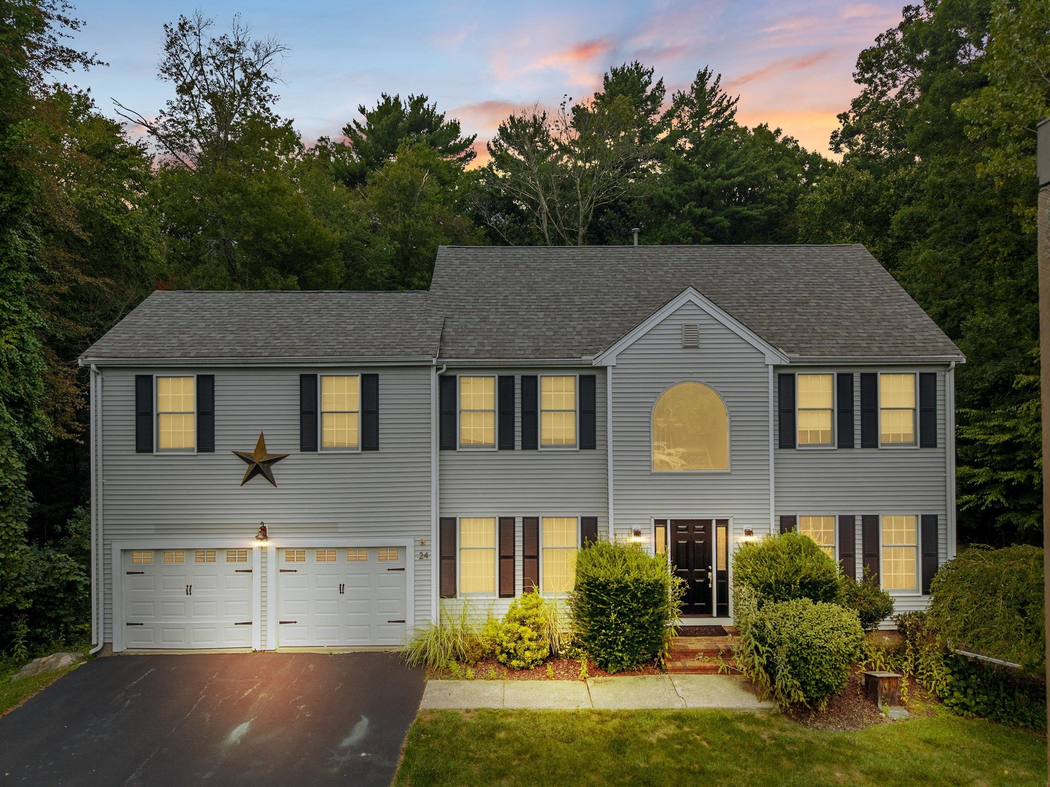 Photo of 24 Penniman Cir, Stoughton, MA