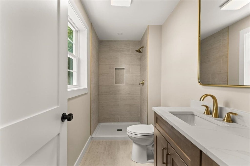 140 Luther Ave, Swansea, MA Photo #21