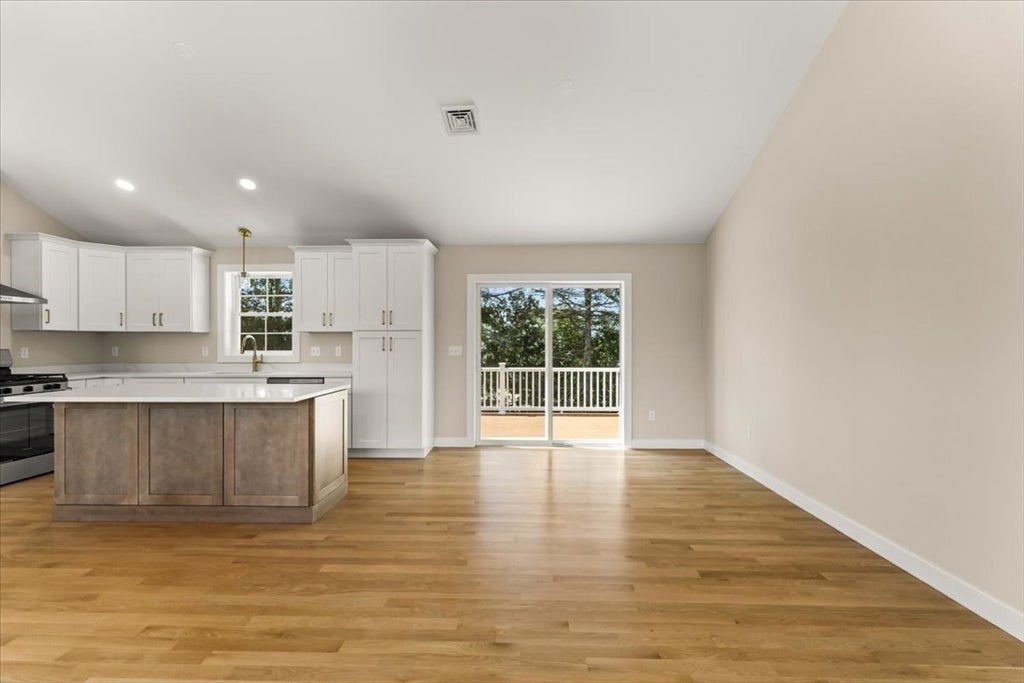 140 Luther Ave, Swansea, MA Photo #9