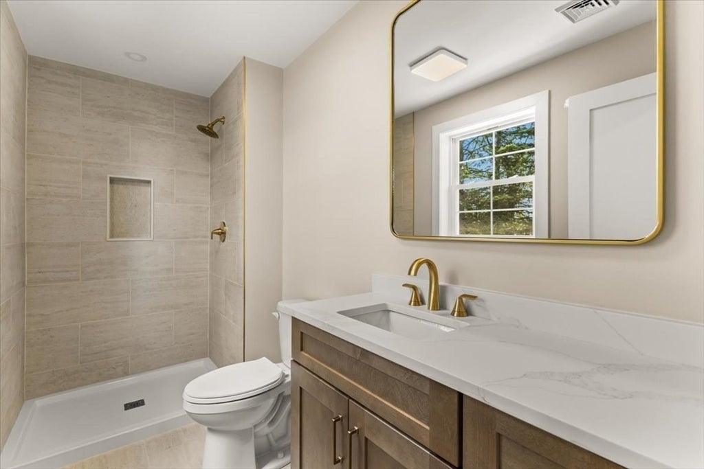 140 Luther Ave, Swansea, MA Photo #22